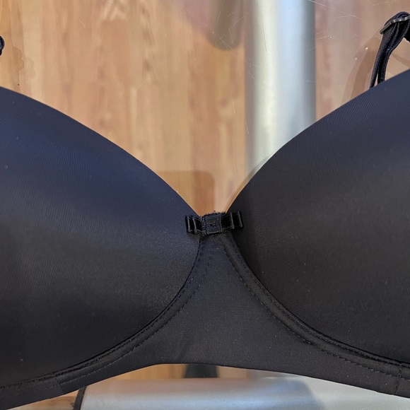 2 Wonderbra bras - Picture 5 of 6